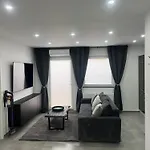 Schoene 3-zimmer-wohnung Mit Klima Am Stadtrand Von Berlin דירה *