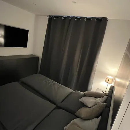 Schoene 3-zimmer-wohnung Mit Klima Am Stadtrand Von Berlin