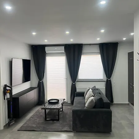 Schoene 3-zimmer-wohnung Mit Klima Am Stadtrand Von Berlin Διαμέρισμα *