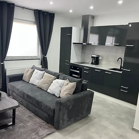 Διαμέρισμα Schoene 3-zimmer-wohnung Mit Klima Am Stadtrand Von Berlin