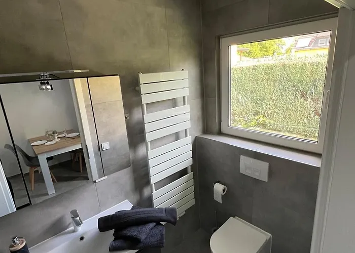 Apartment Schoene 3-zimmer-wohnung Mit Klima Am Stadtrand Von Berlin