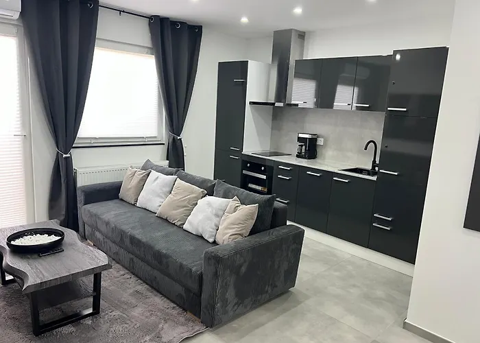 Apartment Schoene 3-zimmer-wohnung Mit Klima Am Stadtrand Von Berlin