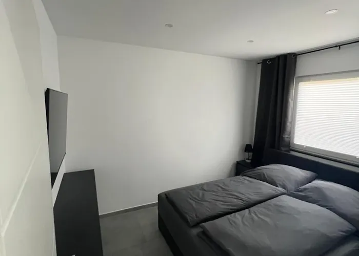 Schoene 3-zimmer-wohnung Mit Klima Am Stadtrand Von Berlin *